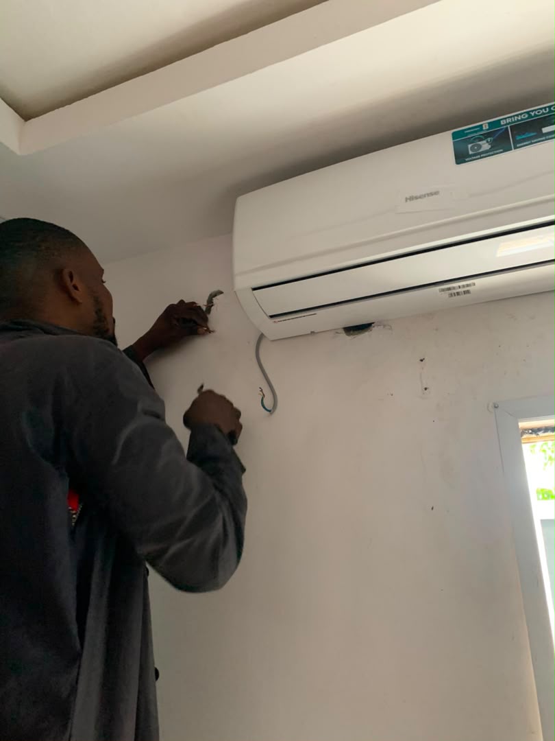 Split AC install, Ikorodu