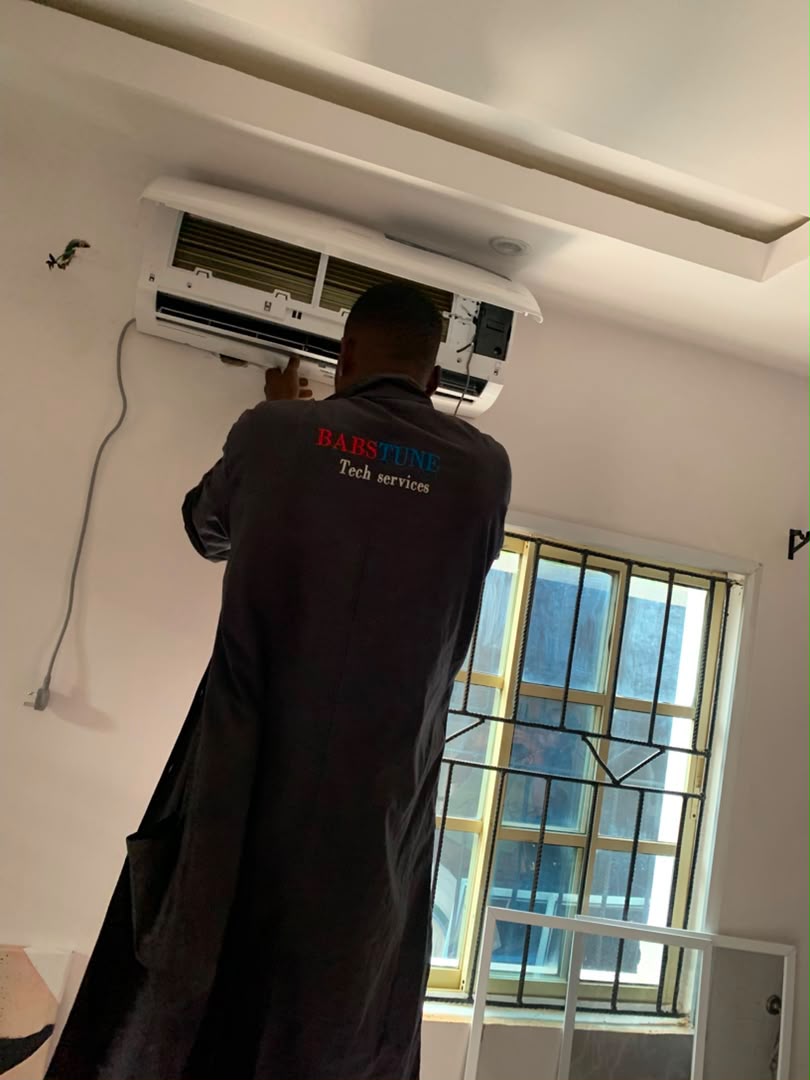 Outdoor unit mounting